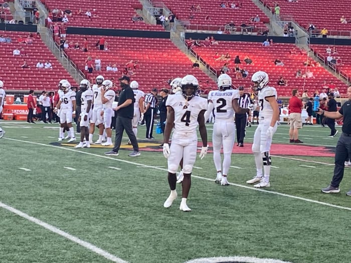 Ryan O'Keefe (#4) and the Knights had their chance in the fourth quarter. O'Keefe finished with four receptions for 74 yards and a touchdown; he also threw a 20-yard touchdown back to Dillon Gabriel.